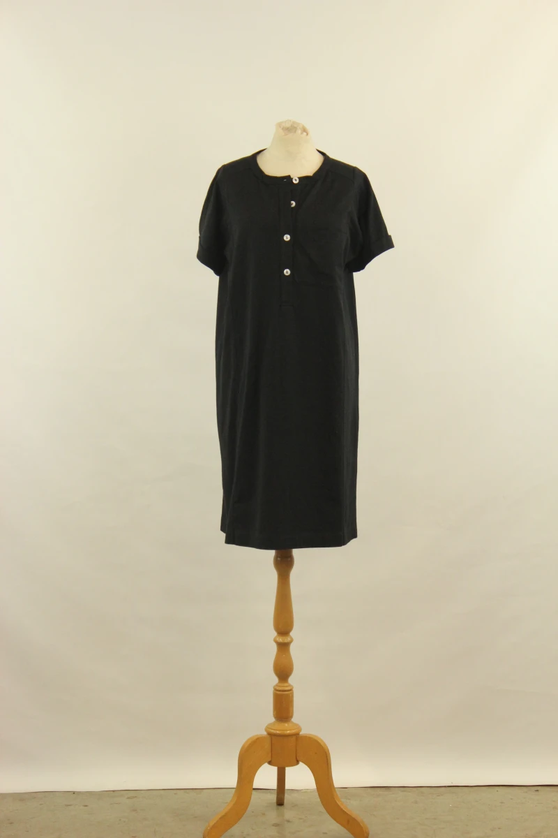 A.P.C. - zwarte oversized jurk met korte mouwen