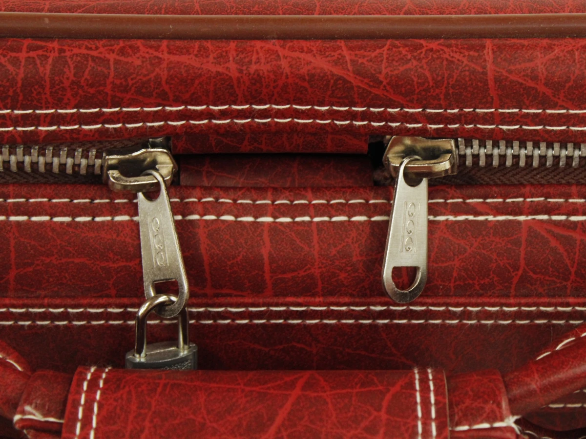 Set van 4 vintage rode reiskoffers