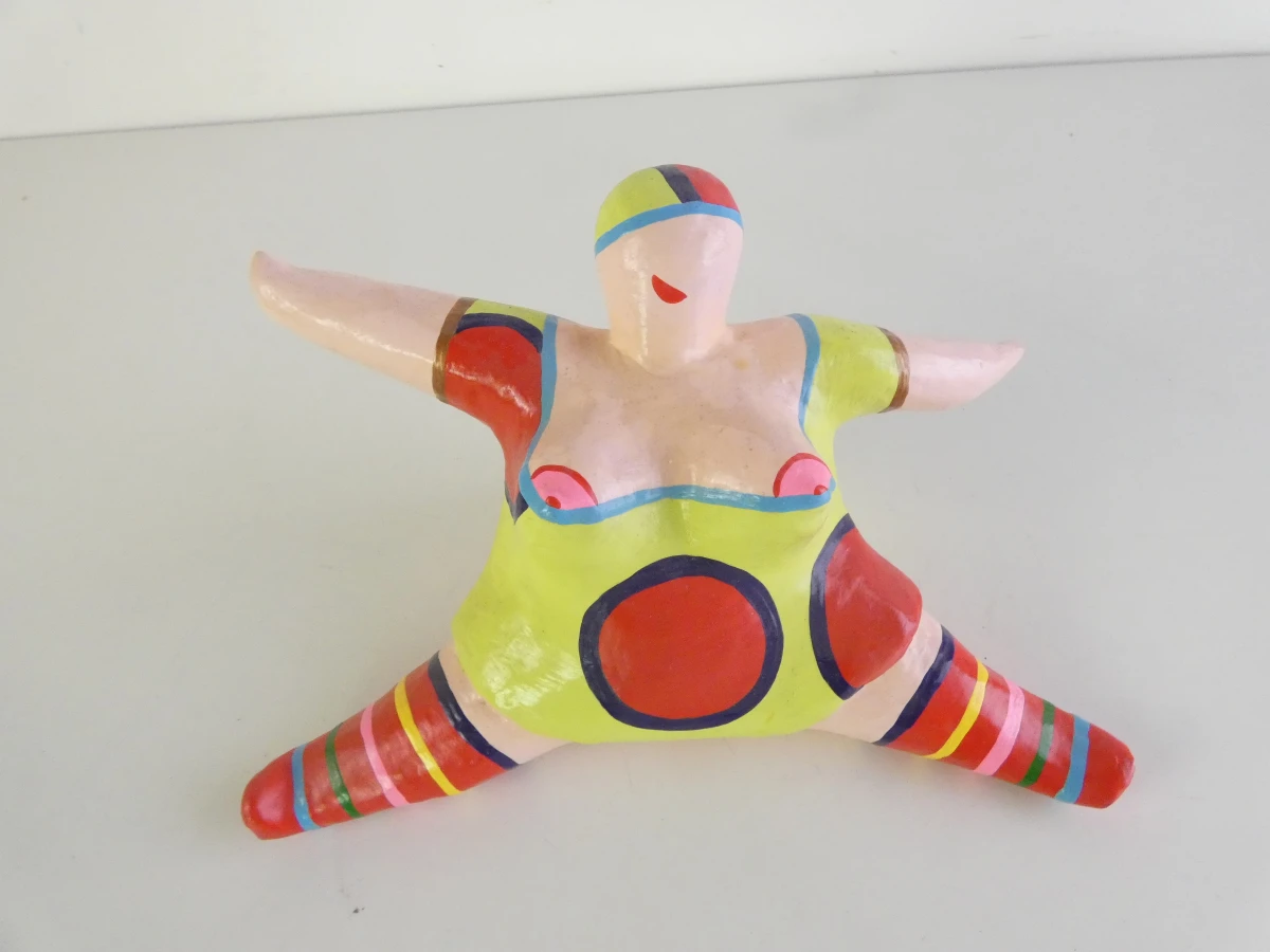 Kleurrijk papier-machébeeld - T. Wubbolt