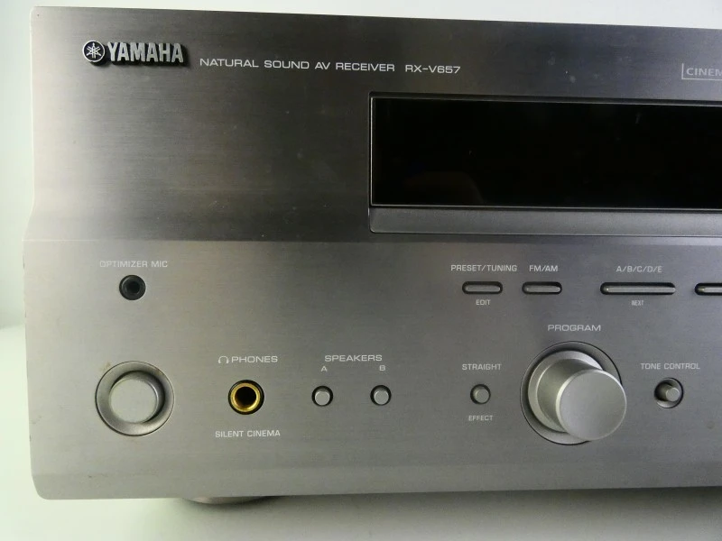 Yamaha RX-V657 AV-receiver