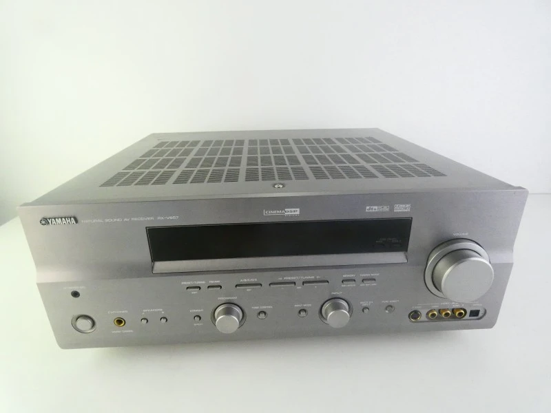 Yamaha RX-V657 AV-receiver