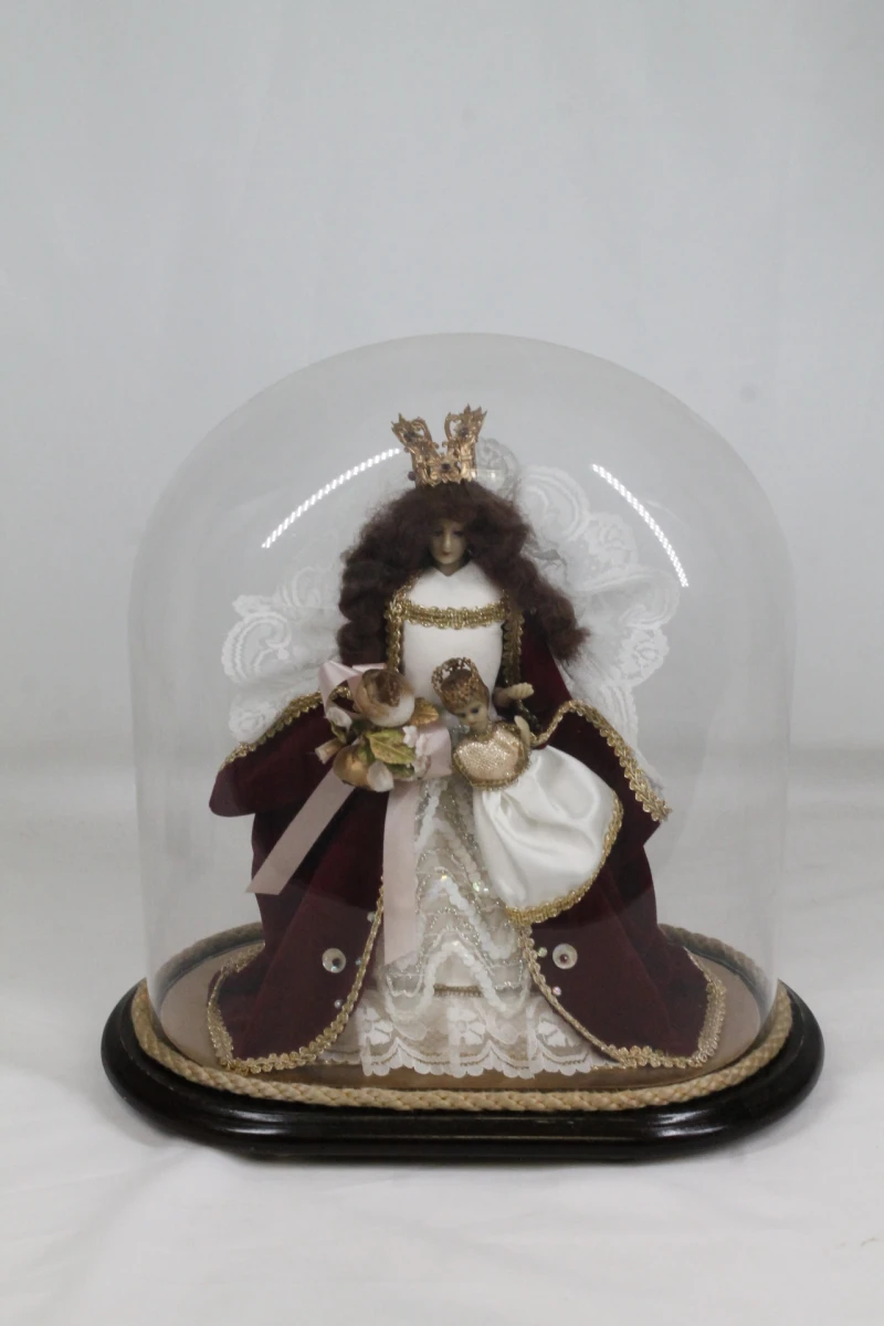 Religieus devotiebeeld: Maria met kindje Jezus onder glazen stolp. - foto 2