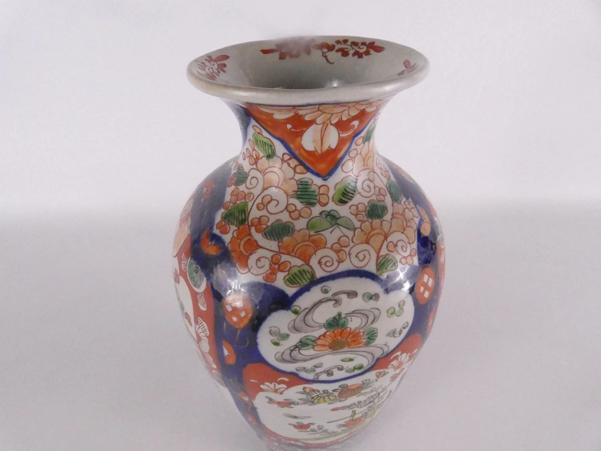 Decoratieve vintage vaas in Imari-stijl