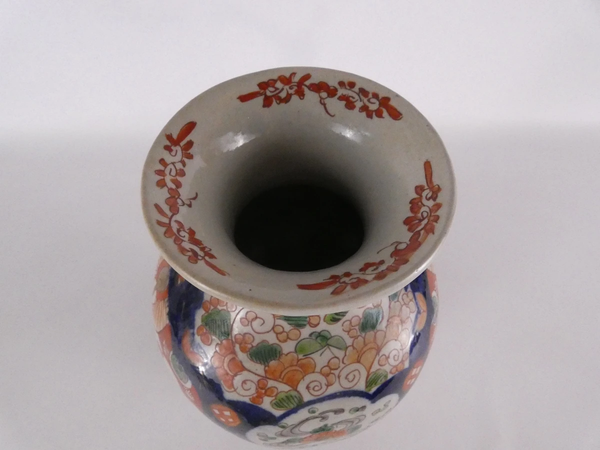 Decoratieve vintage vaas in Imari-stijl