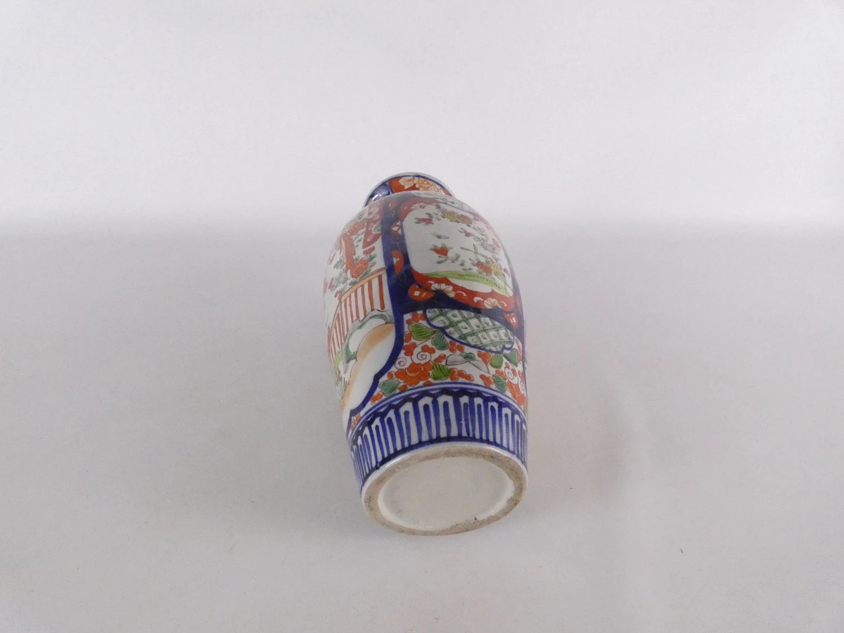 Decoratieve vintage vaas in Imari-stijl