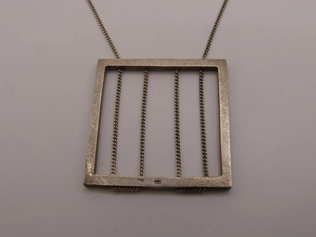 Zilveren hanger met ketting