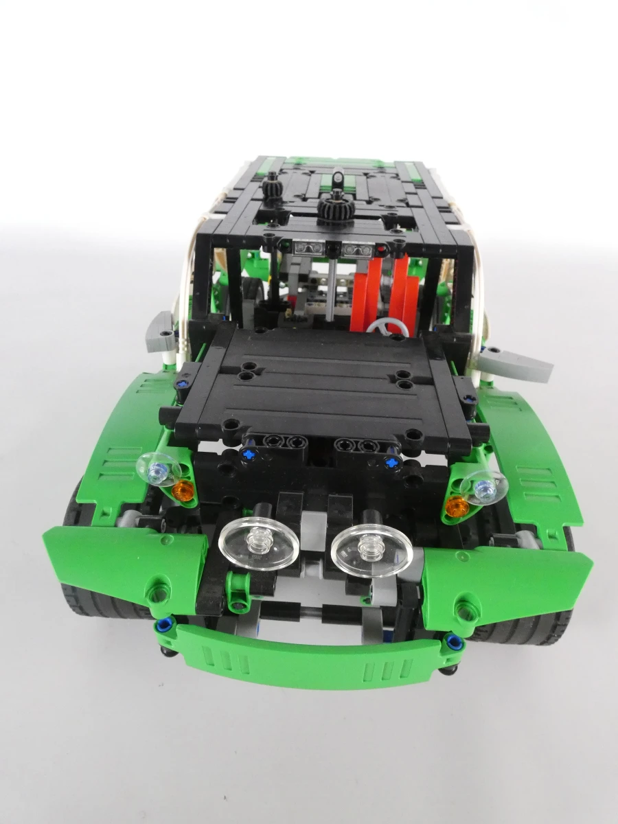 LEGO  Technic auto model in groen, wit en zwart