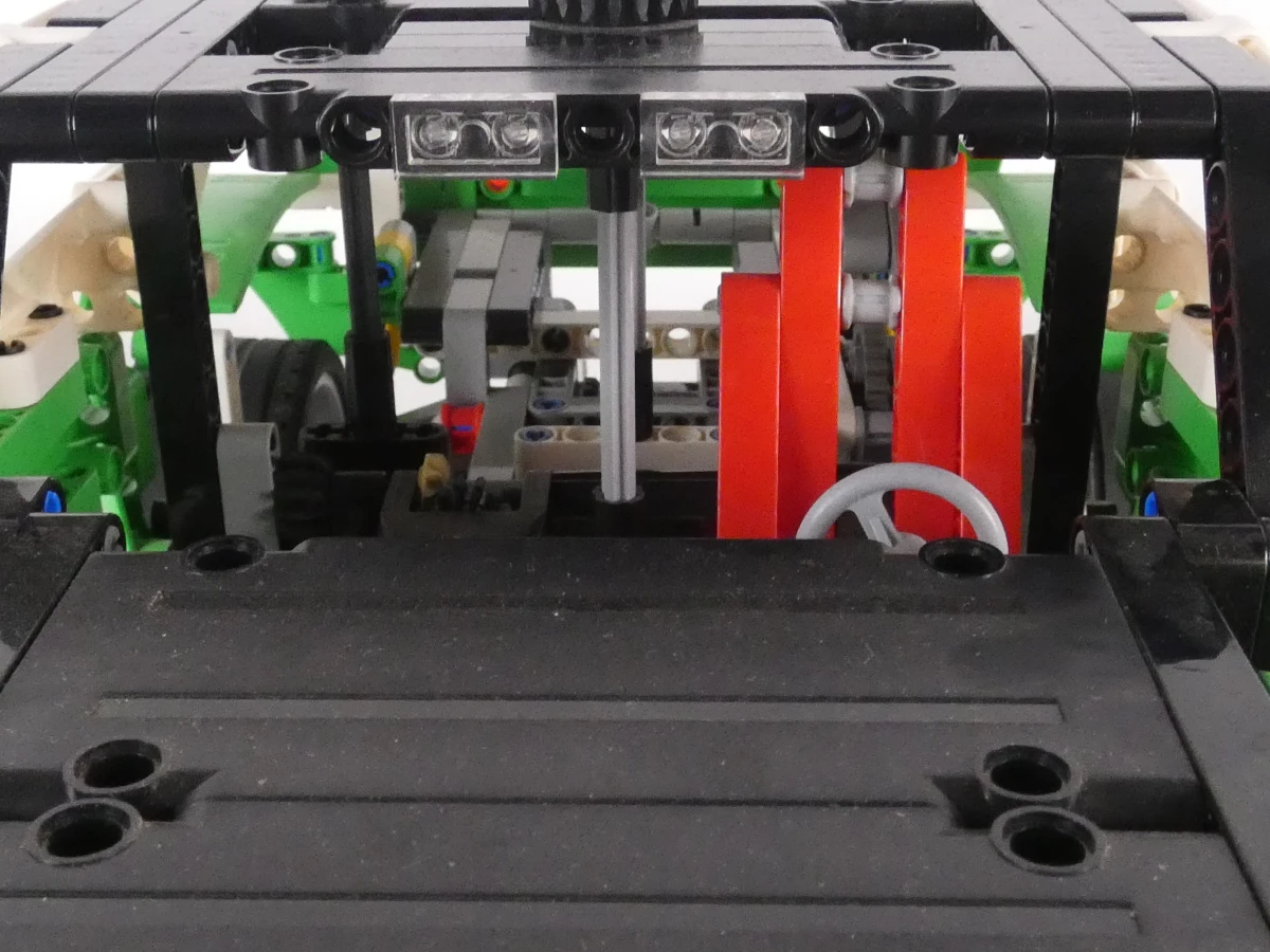 LEGO  Technic auto model in groen, wit en zwart