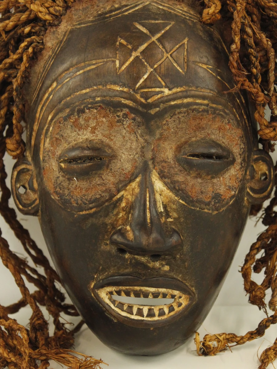 XL Chokwe Masker Mwana Pwo met hoofdtooi & vlechten