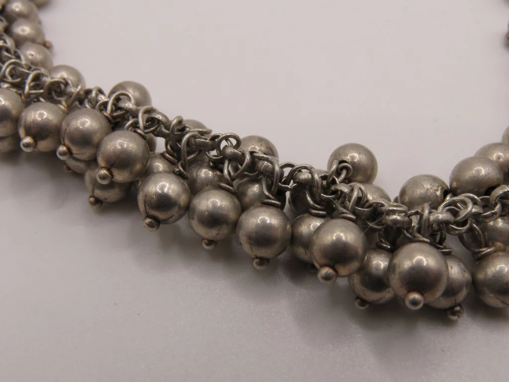 Zilveren ketting met bolletjes