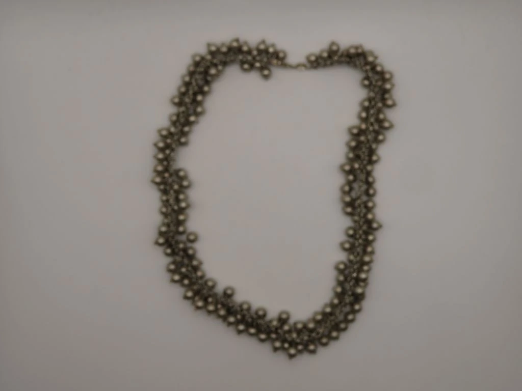 Zilveren ketting met bolletjes