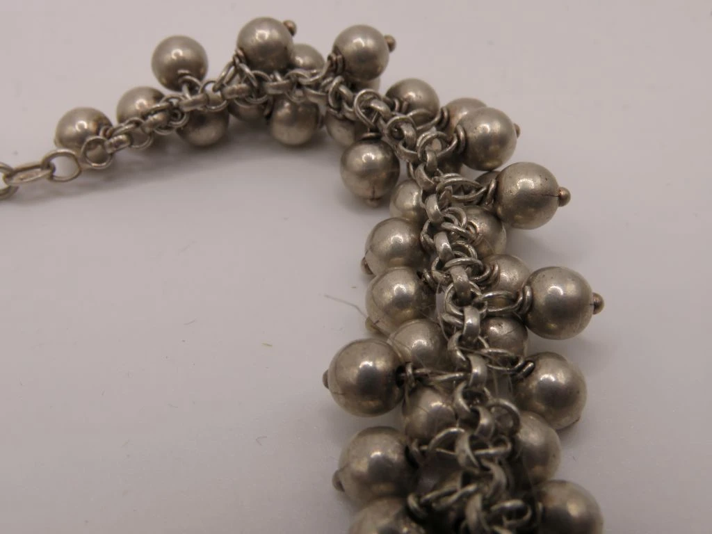 Zilveren ketting met bolletjes