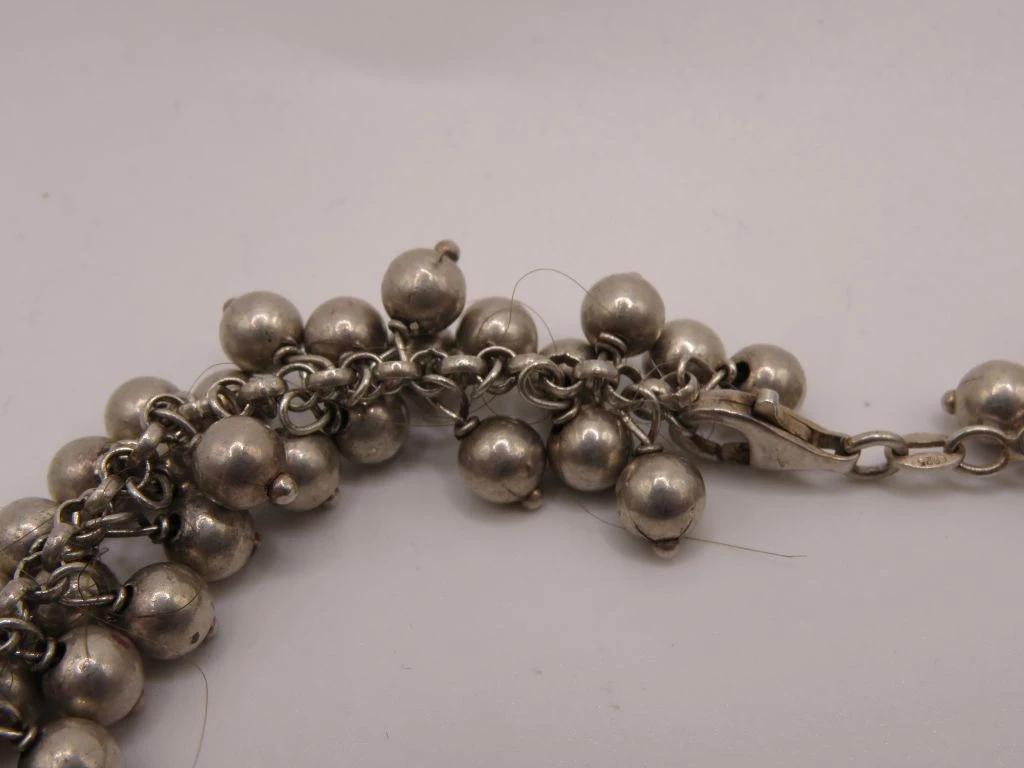 Zilveren ketting met bolletjes