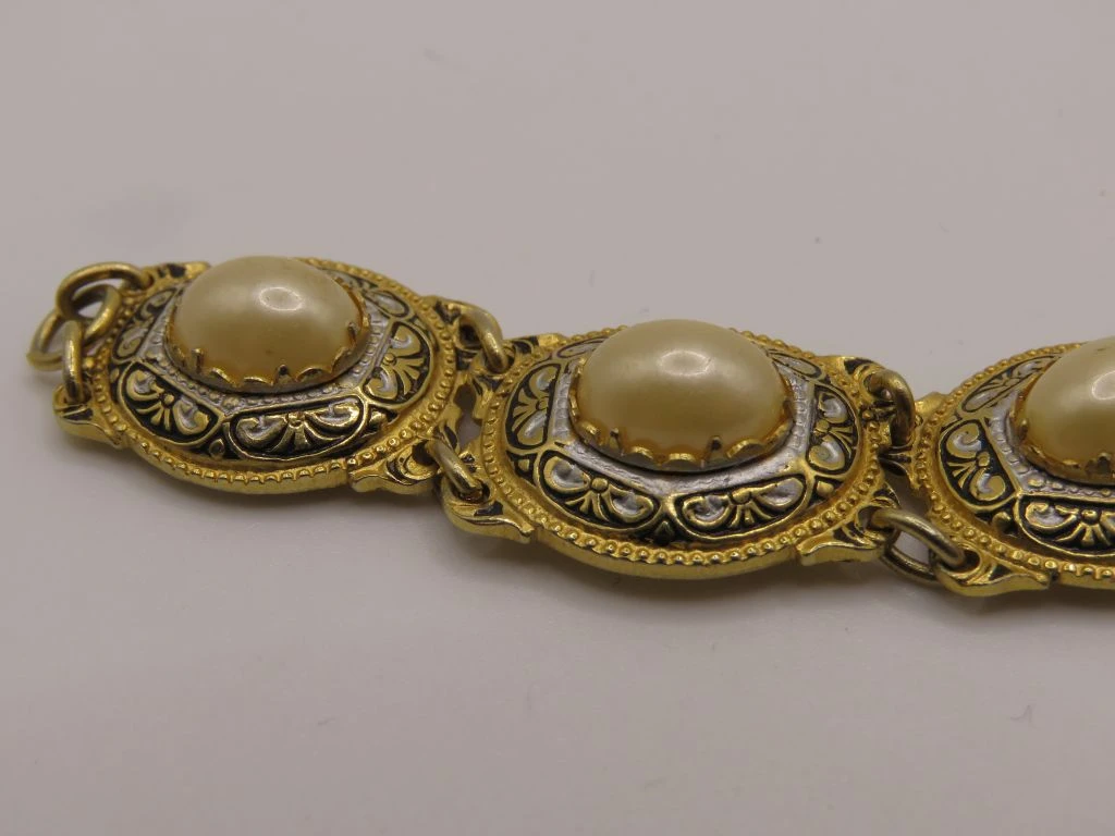 Toledo armband met parelmoer en goudkleurige details