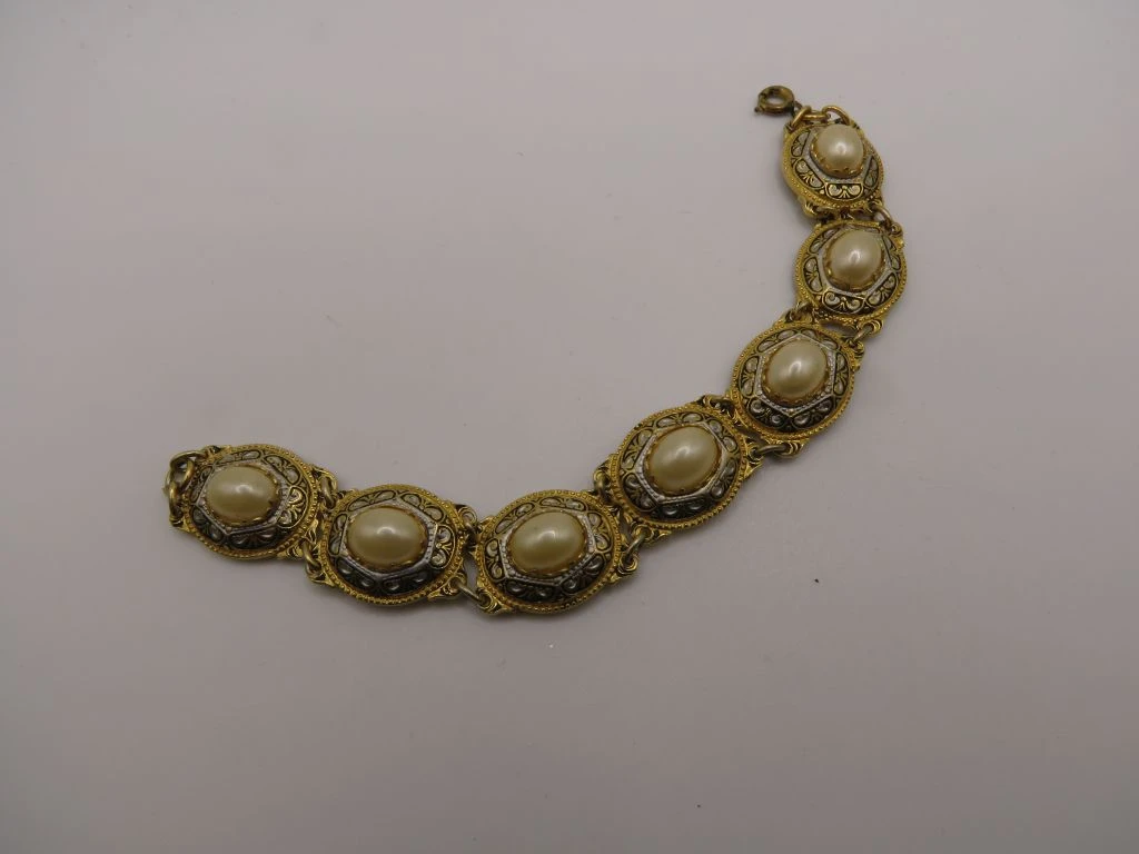 Toledo armband met parelmoer en goudkleurige details