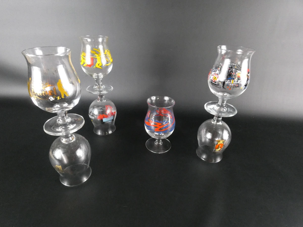 Set van 10 Duvel bierglazen met houten bord en metalen bord