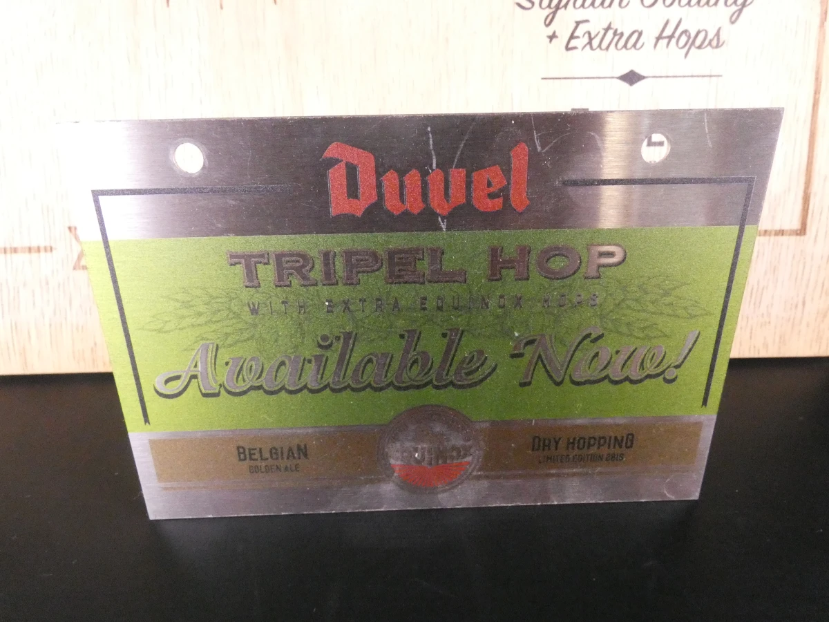 Set van 10 Duvel bierglazen met houten bord en metalen bord
