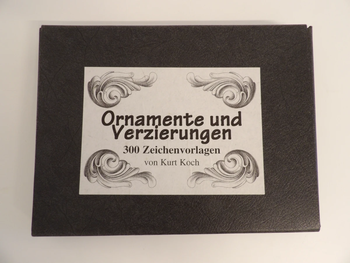 Set ornamenttekeningen van Kurt Koch in doosje