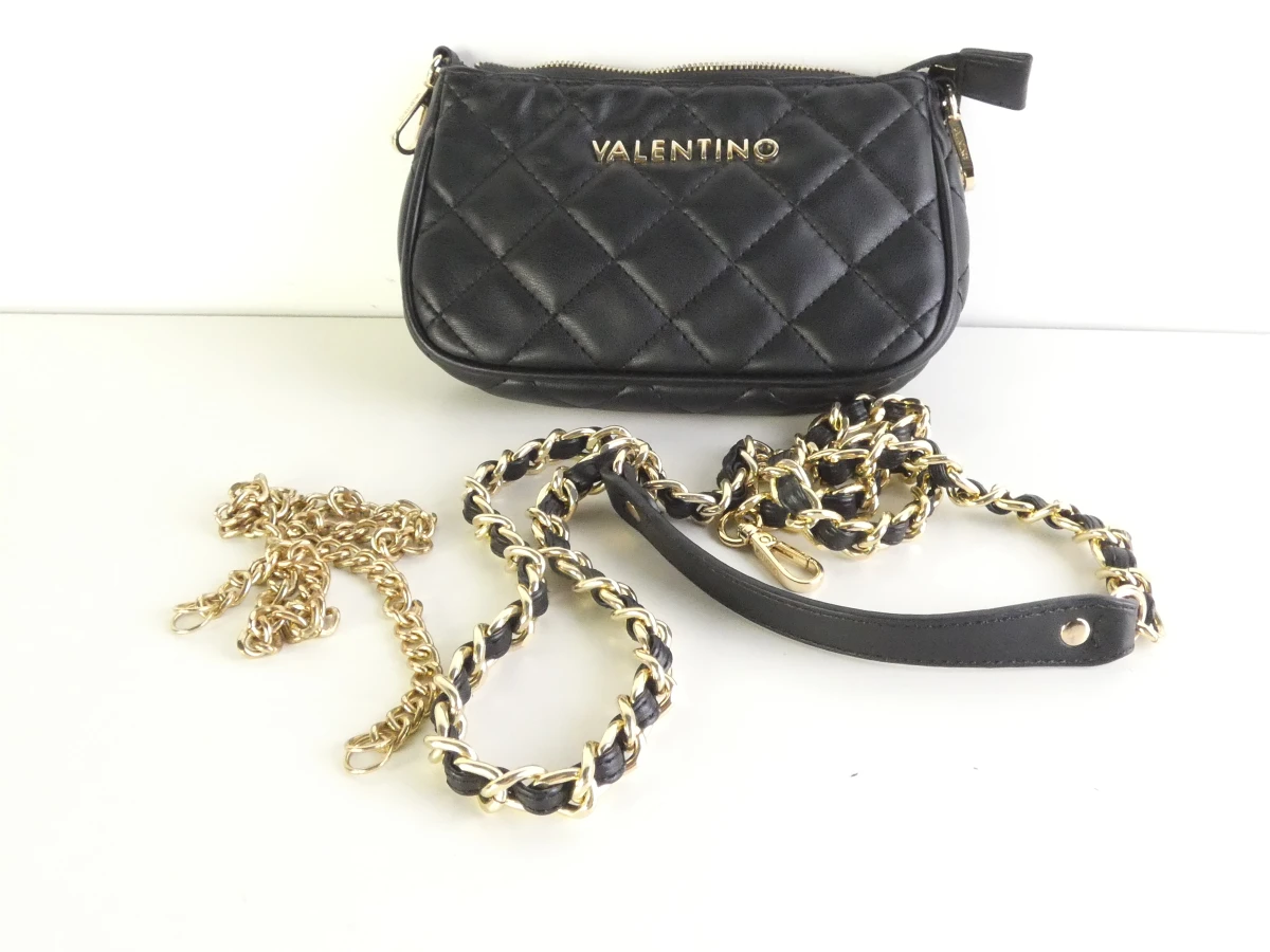 Zwarte Valentino schoudertas met goudkleurige ketting
