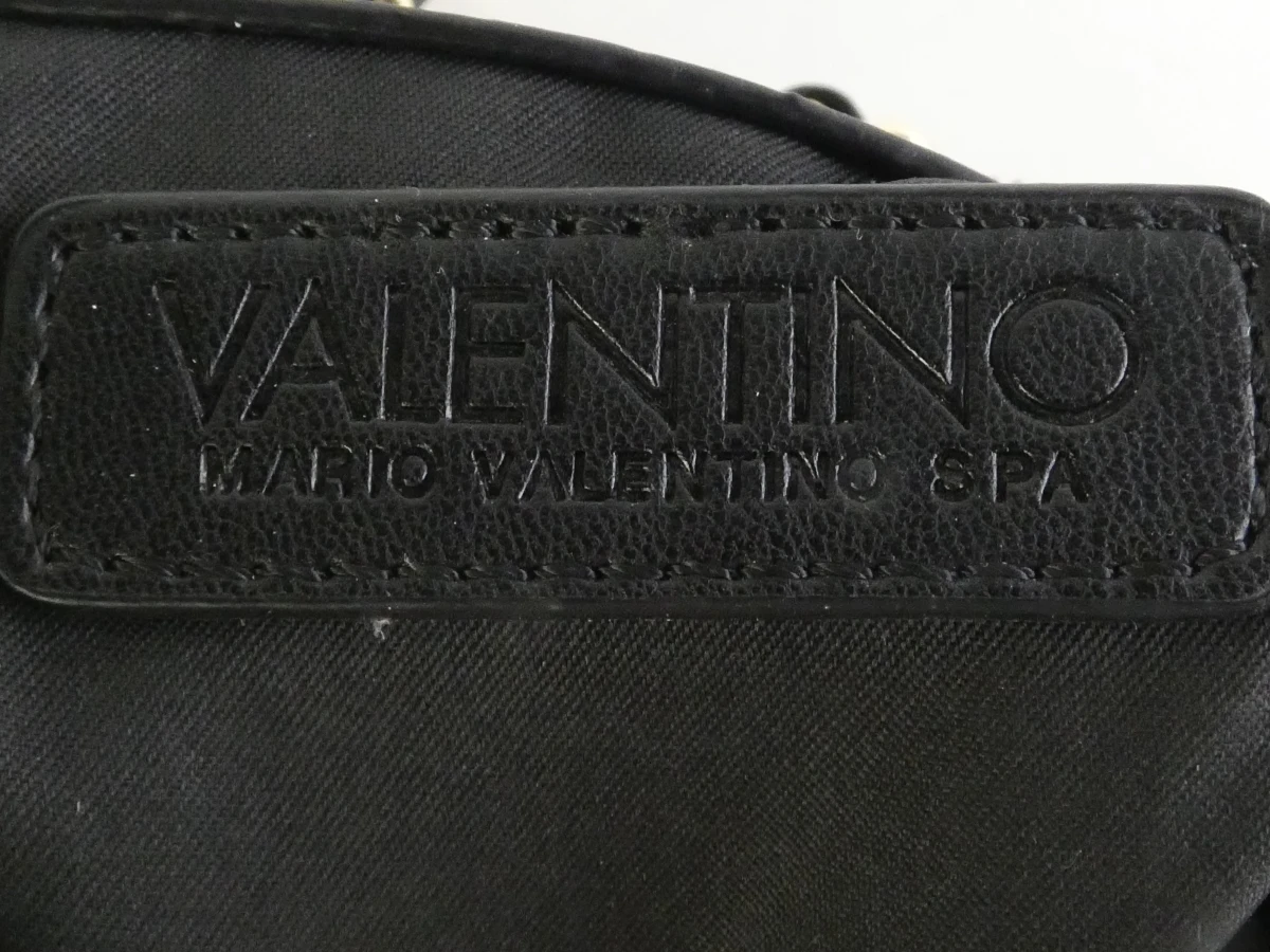 Zwarte Valentino schoudertas met goudkleurige ketting