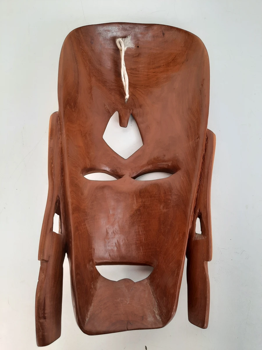 Handgesneden Tribaal Houten Masker – Authentieke Etnische Wanddecoratie