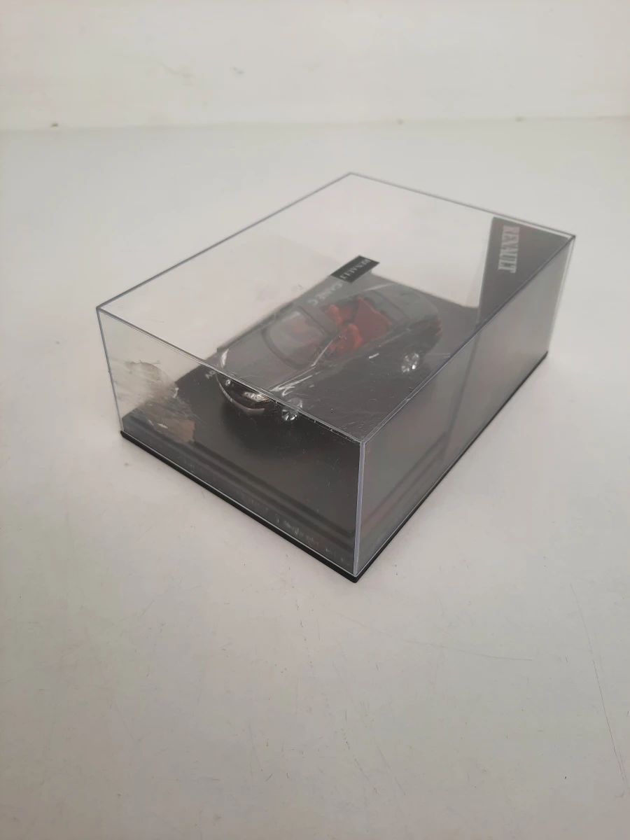 Renault Megane Cabriolet Dynamique 2.0 16v – Schaalmodel 1:43 in Originele Vitrinebox