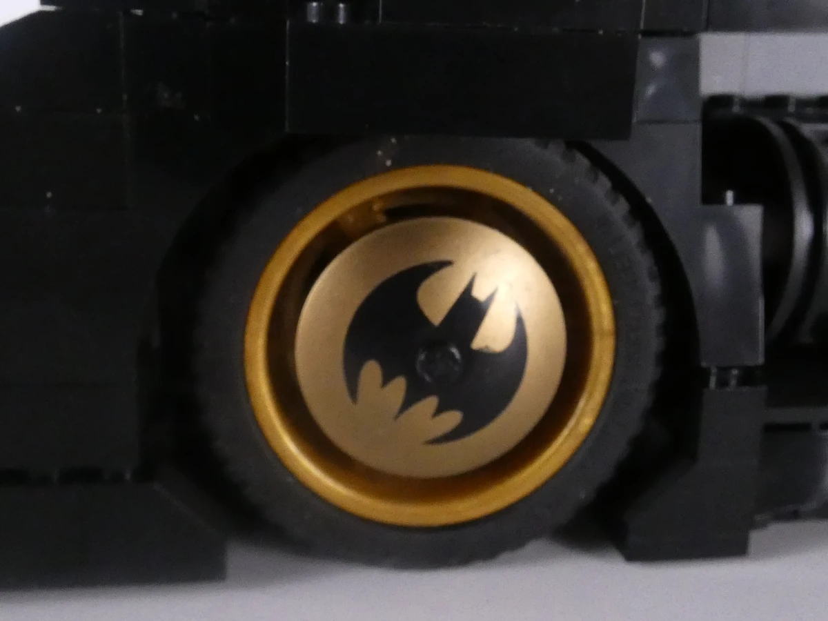 The Batmobile Ultimate Collectors' Edition (7784) - 2006 en draaiplateau