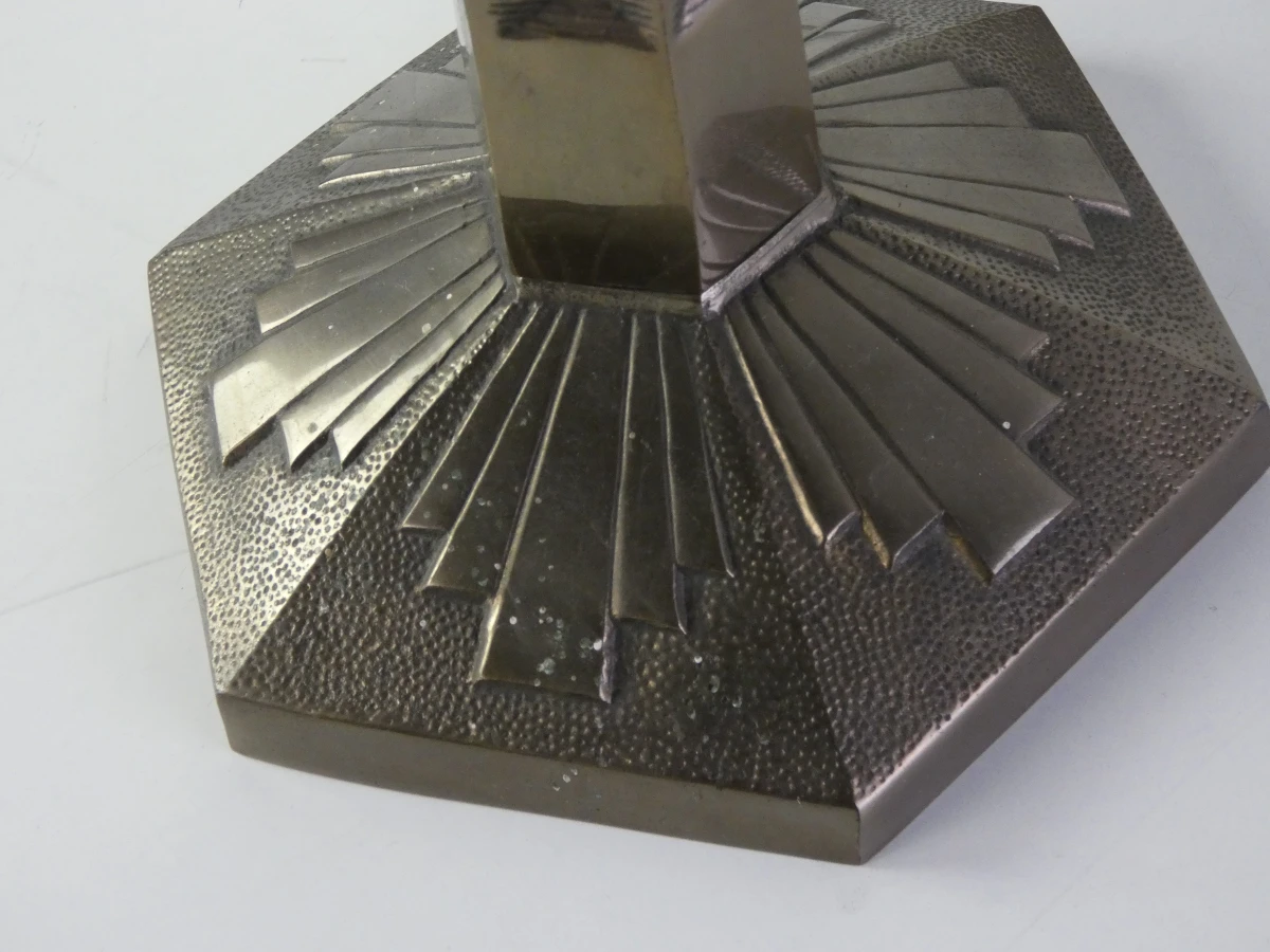 Tafellamp met Tiffany kap en metalen voet