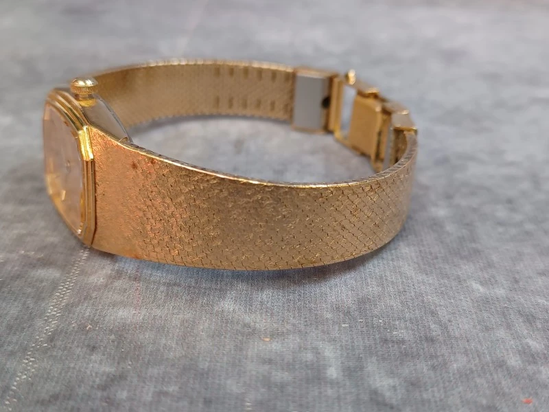 Kavel van 6 vintage dameshorloges - Diverse merken o.a. Seiko, Pontiac en Timex