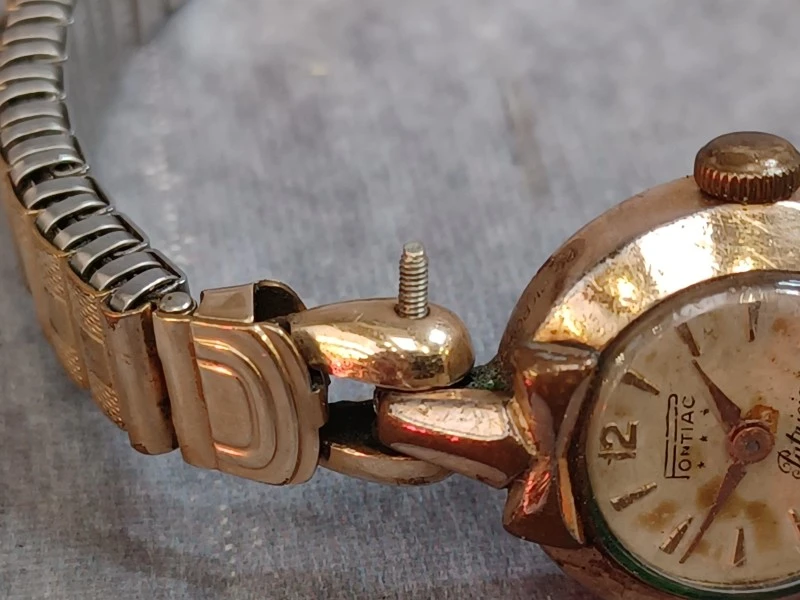 Kavel van 6 vintage dameshorloges - Diverse merken o.a. Seiko, Pontiac en Timex
