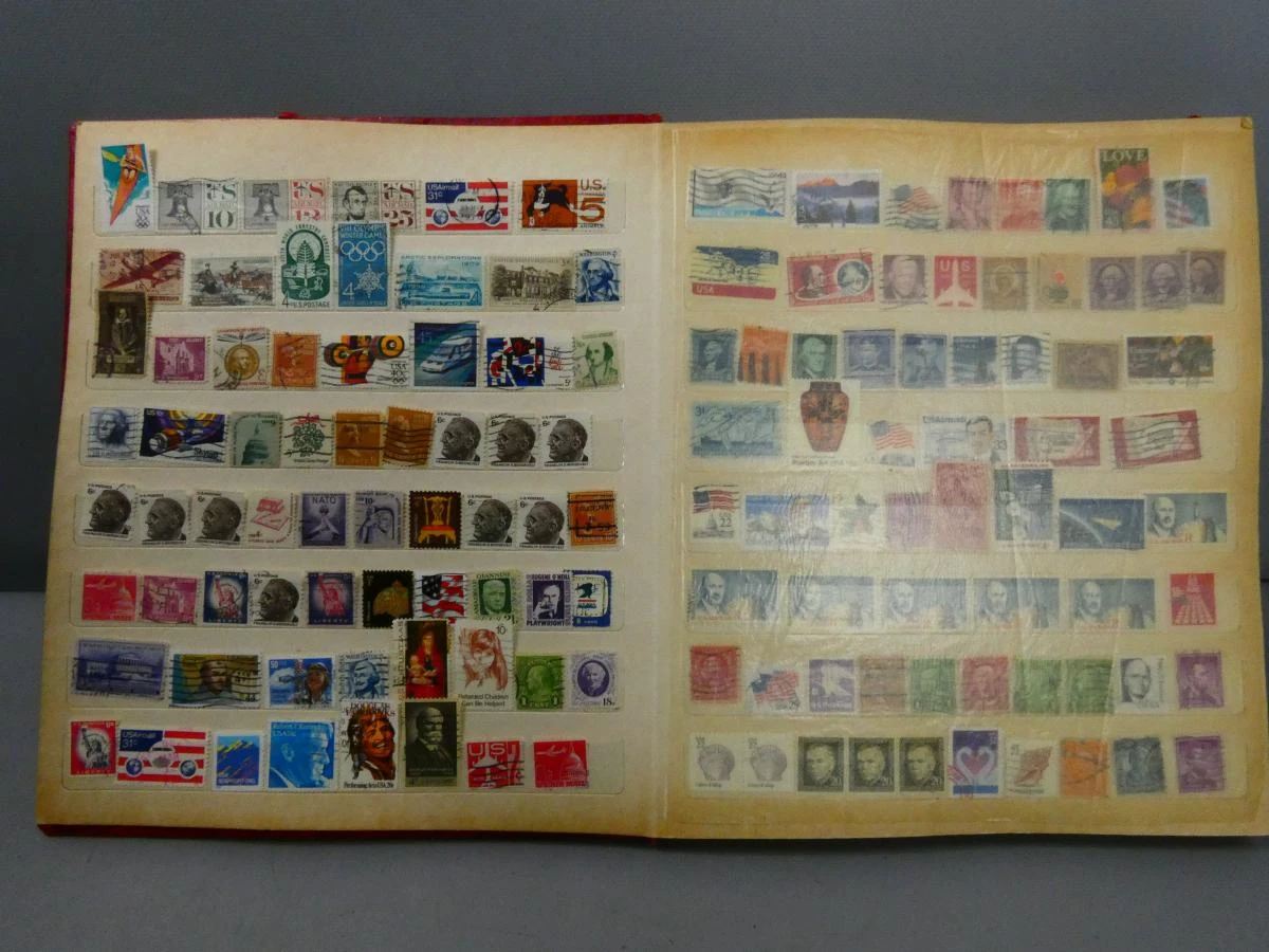 Postzegelalbum met postzegels van USA