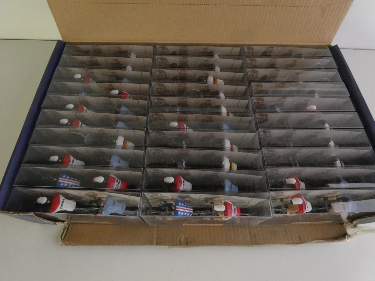 Set van 30 metalen Flandriens wielrenners in doos