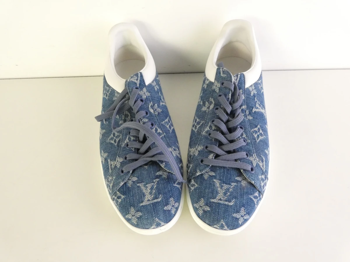 LOUIS VUITTON Denim Blue Sneakers – Maat 7