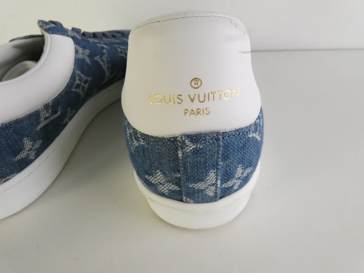 LOUIS VUITTON Denim Blue Sneakers – Maat 7