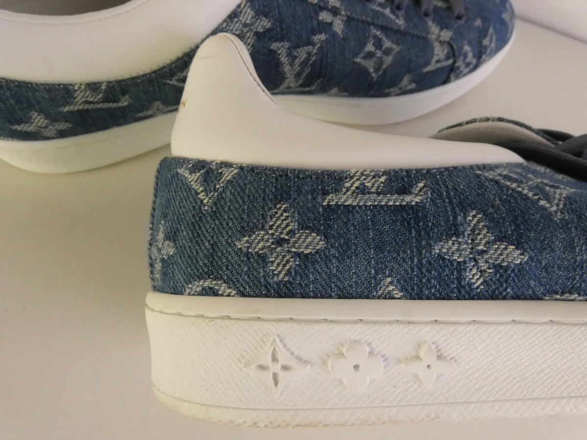 LOUIS VUITTON Denim Blue Sneakers – Maat 7
