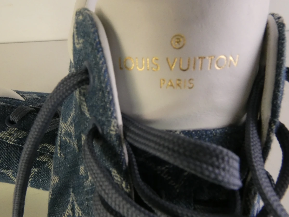 LOUIS VUITTON Denim Blue Sneakers – Maat 7