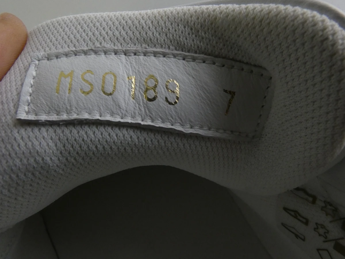 LOUIS VUITTON Denim Blue Sneakers – Maat 7