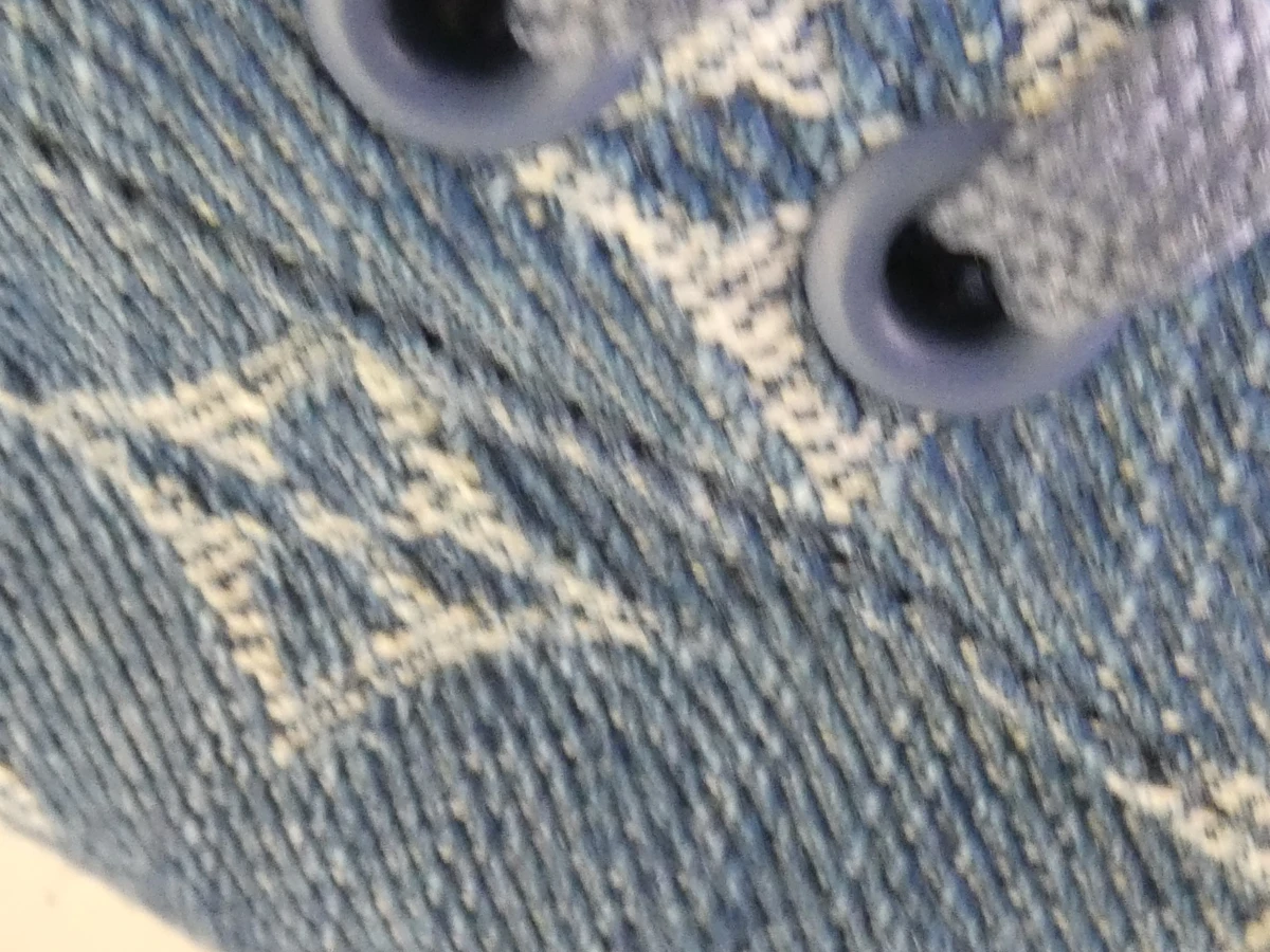 LOUIS VUITTON Denim Blue Sneakers – Maat 7