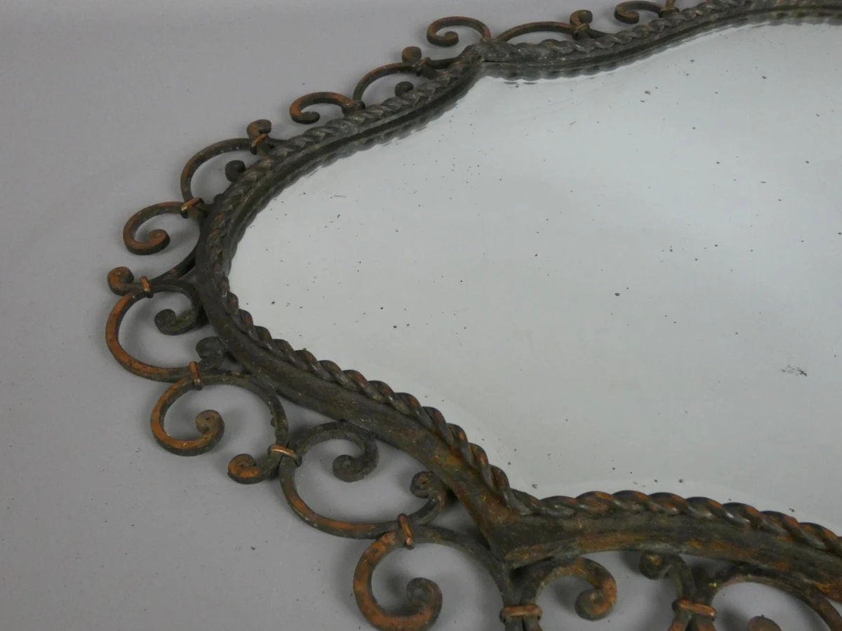 Barok wandspiegel met gietijzeren frame