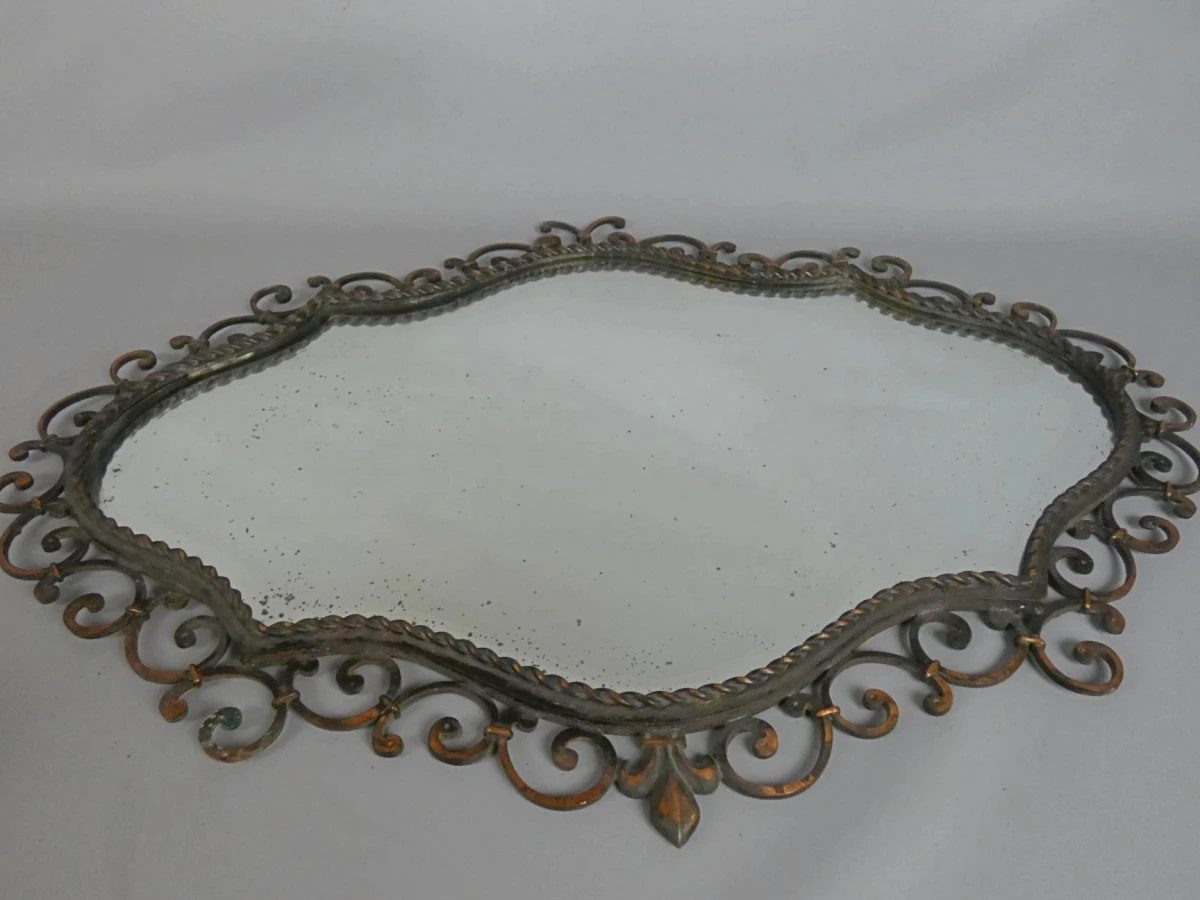 Barok wandspiegel met gietijzeren frame