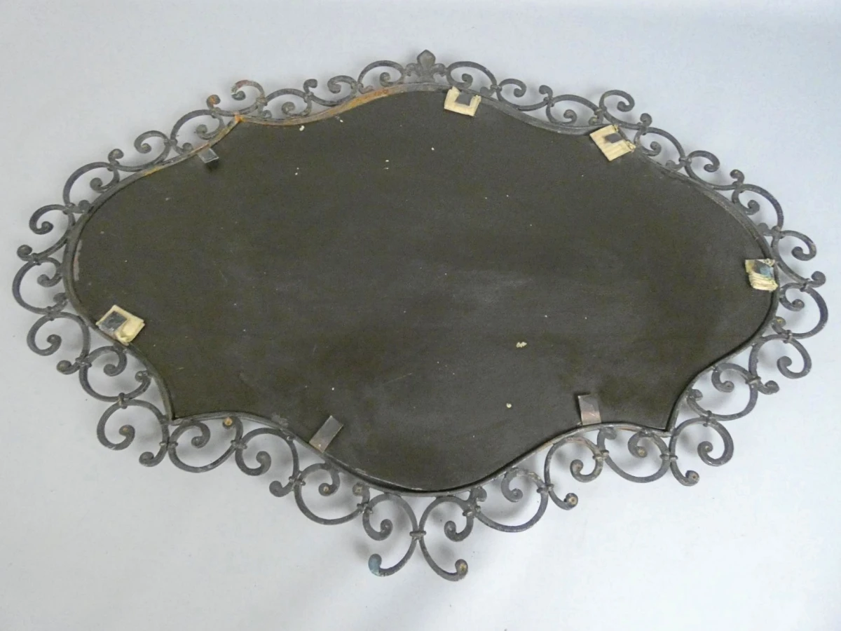 Barok wandspiegel met gietijzeren frame