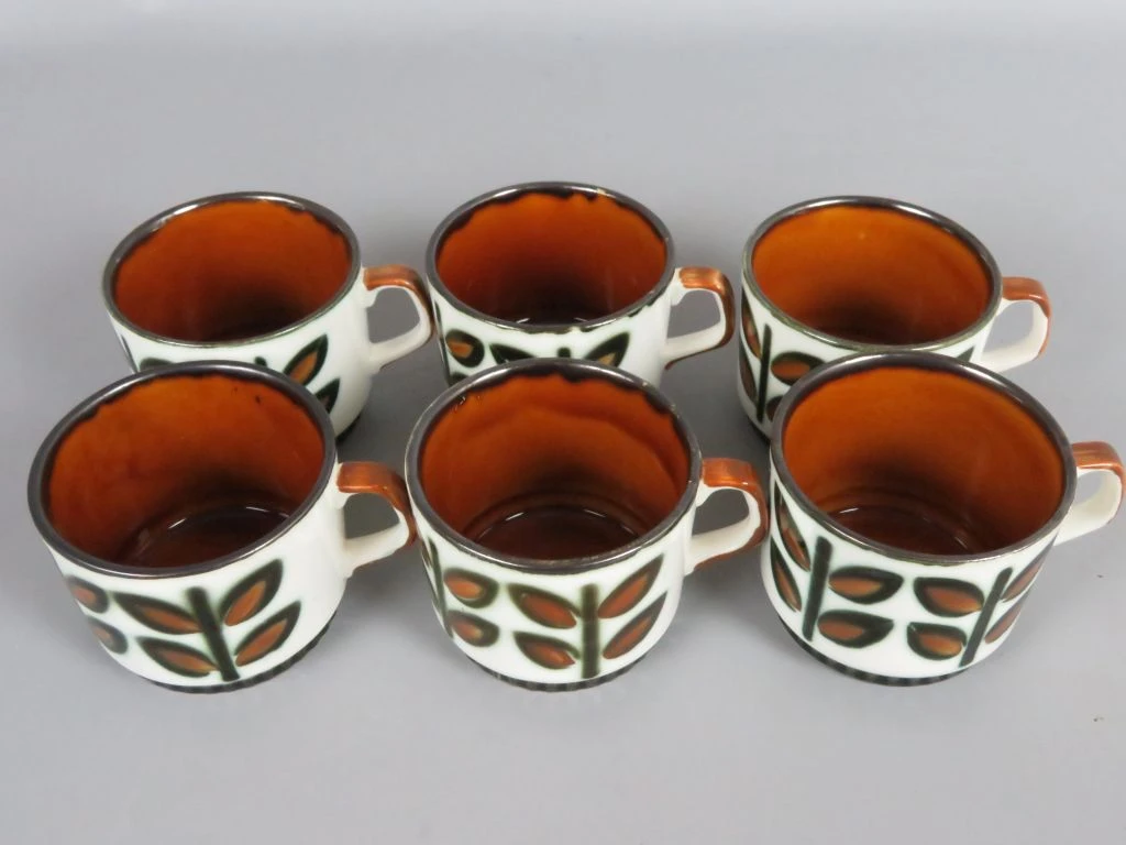 Set van 6 vintage koffiekopjes met schotels en bordjes Rambouillet