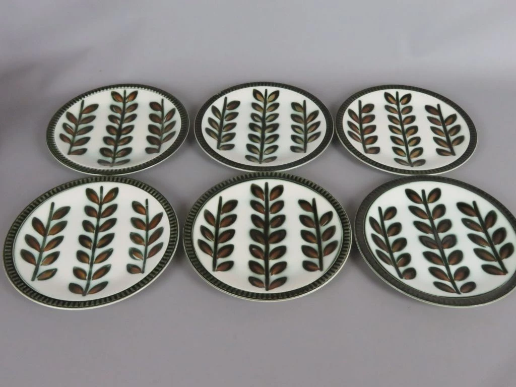 Set van 6 vintage koffiekopjes met schotels en bordjes Rambouillet