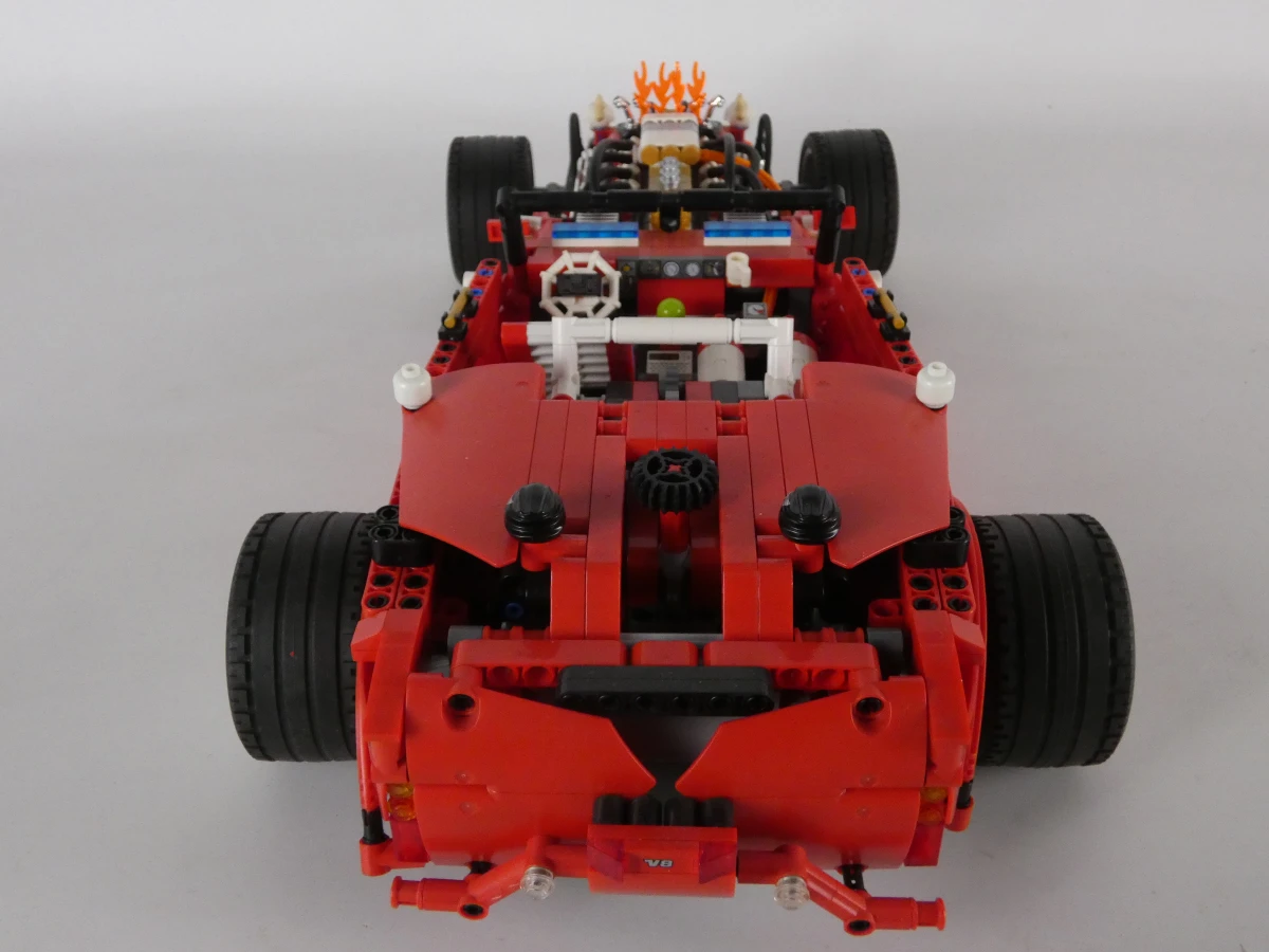Lego Gedetailleerde rode racewagen met accessoires