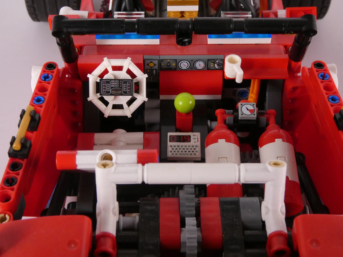 Lego Gedetailleerde rode racewagen met accessoires