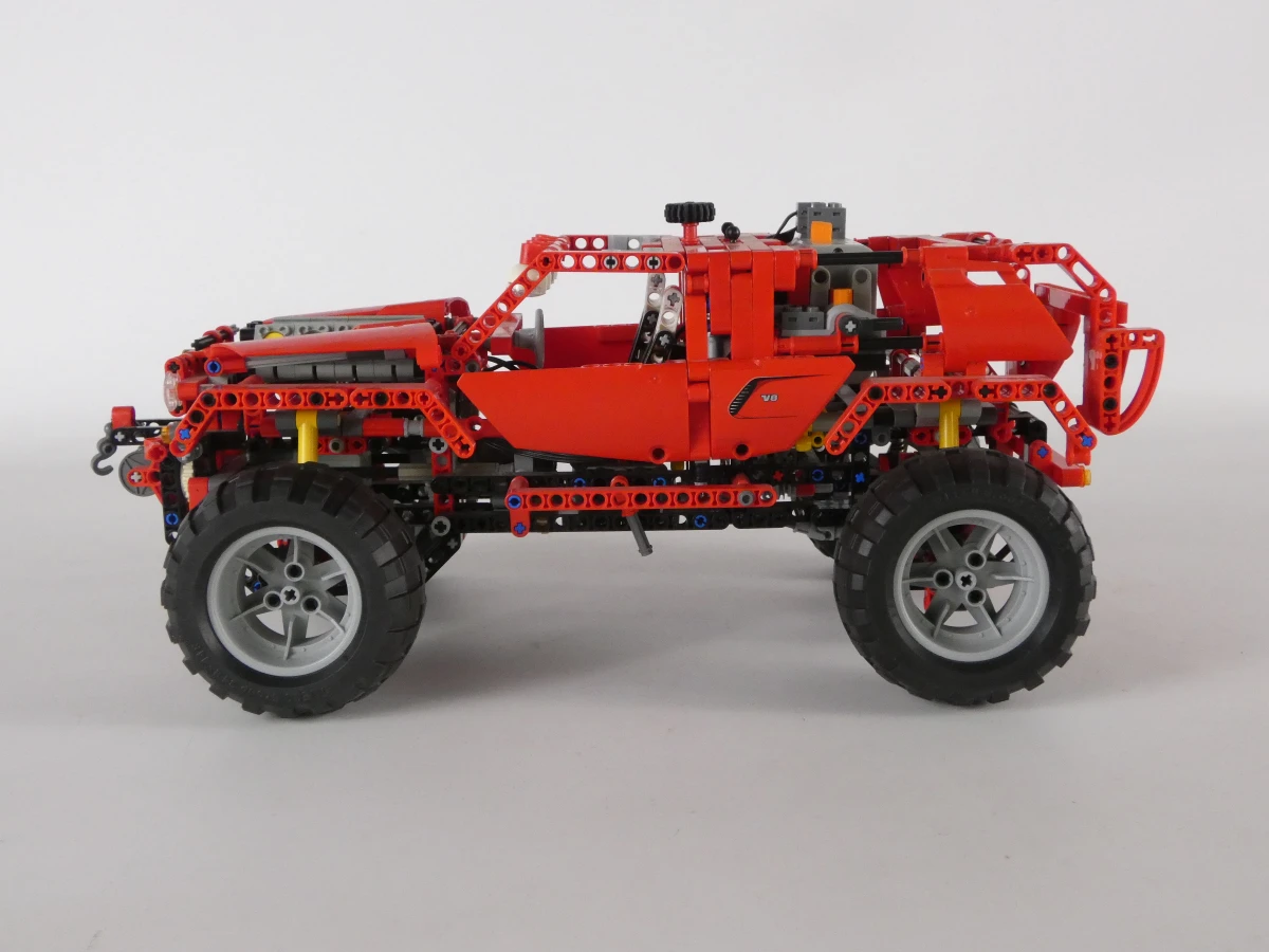 LEGO Technic model Custom Pick-up (42029)
