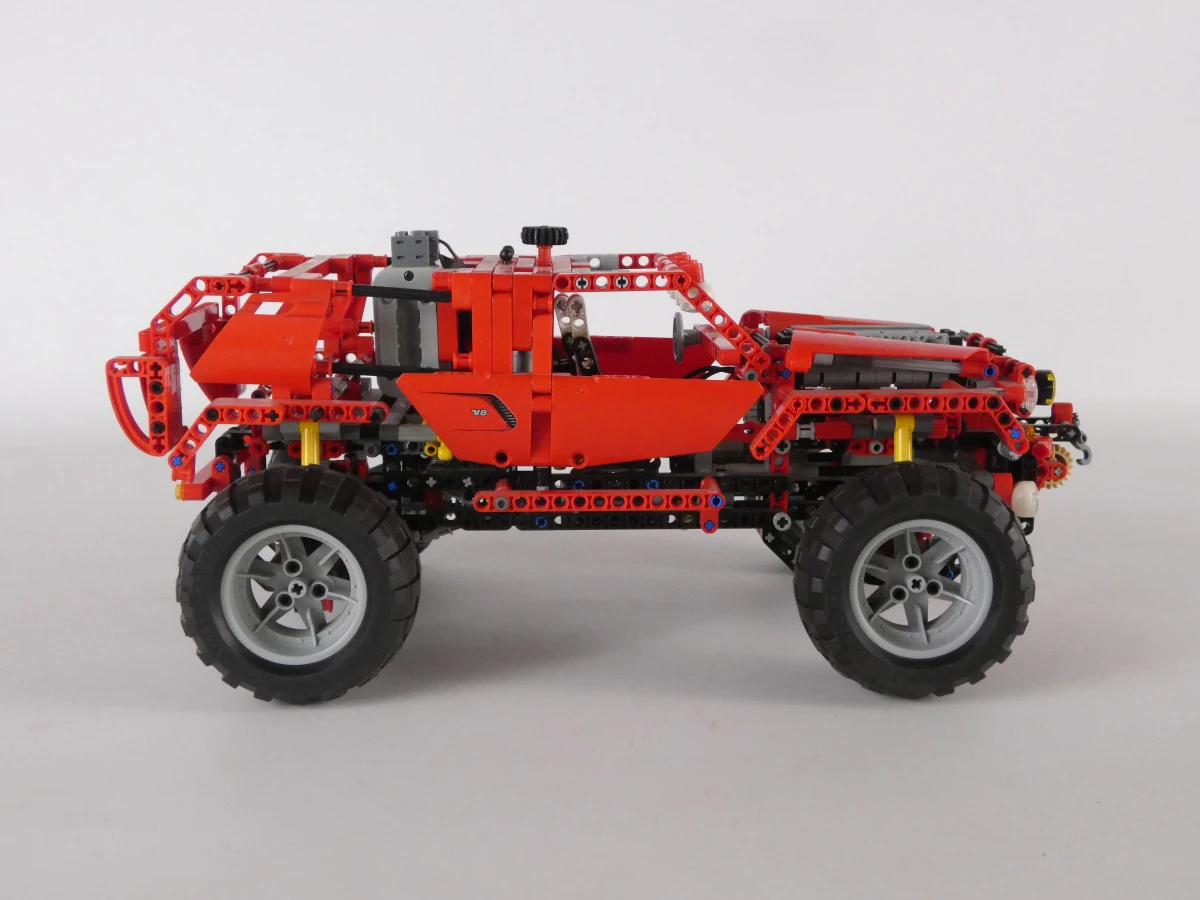 LEGO Technic model Custom Pick-up (42029)