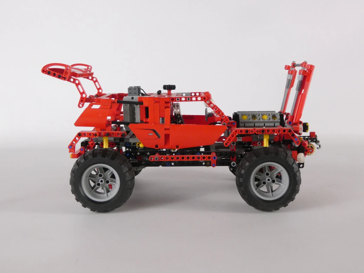 LEGO Technic model Custom Pick-up (42029)