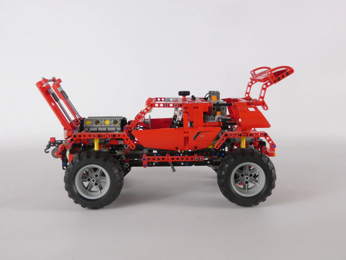 LEGO Technic model Custom Pick-up (42029)