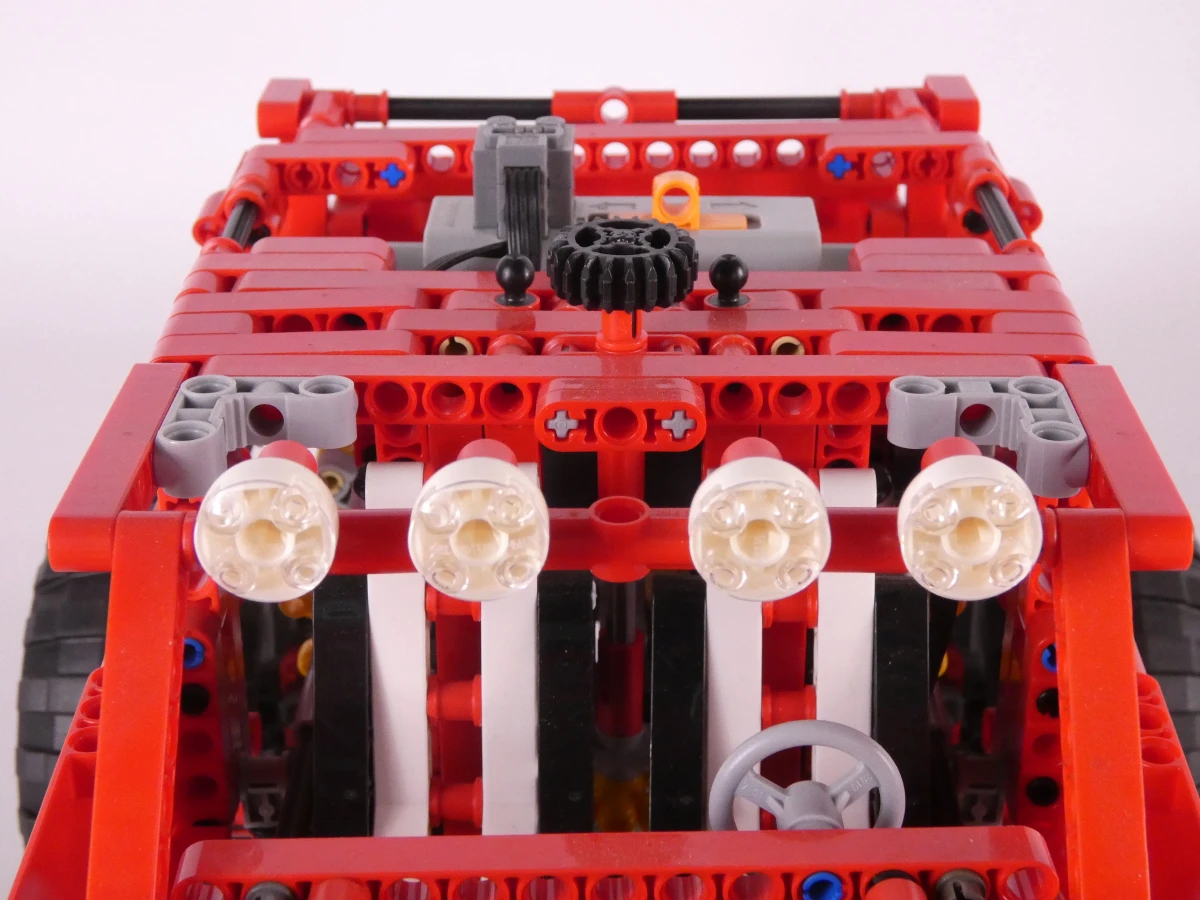 LEGO Technic model Custom Pick-up (42029)